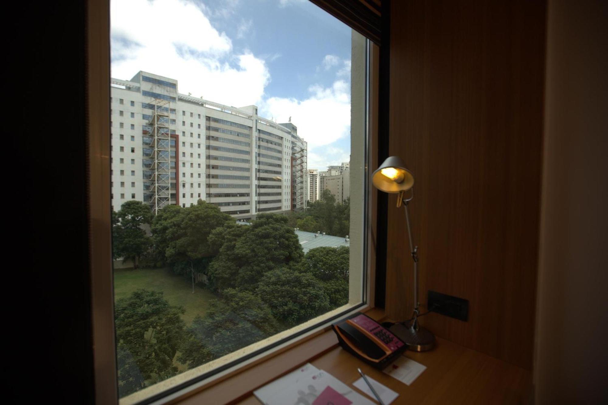 Aloft Bengaluru Whitefield Hotell Exteriör bild